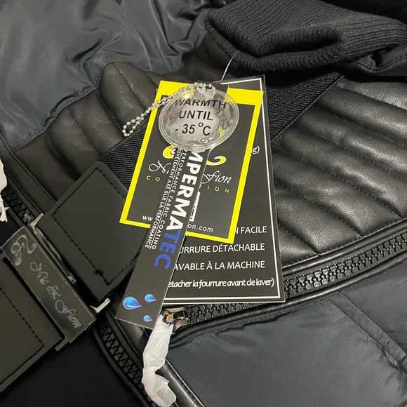 Brand new Nic and Fion coat, rated to -35C, real fir trim. Retails for $699 - Picture 4 of 6